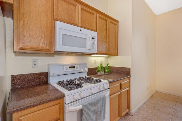 4117 Tahoe Vista Dr, Rocklin, CA 95765