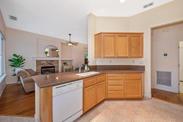 4117 Tahoe Vista Dr, Rocklin, CA 95765