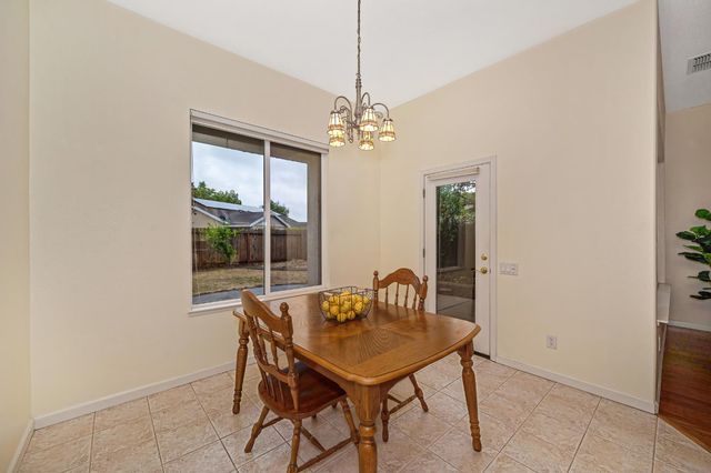 4117 Tahoe Vista Dr, Rocklin, CA 95765