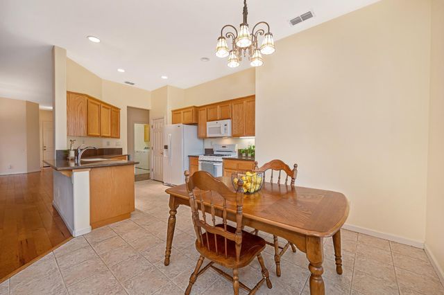4117 Tahoe Vista Dr, Rocklin, CA 95765