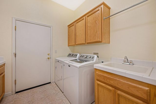 4117 Tahoe Vista Dr, Rocklin, CA 95765