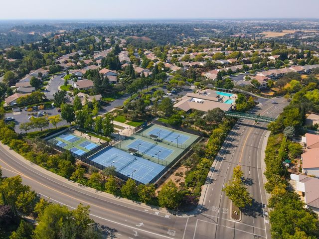 4117 Tahoe Vista Dr, Rocklin, CA 95765
