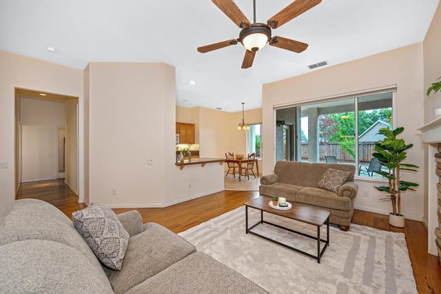 4117 Tahoe Vista Dr, Rocklin, CA 95765