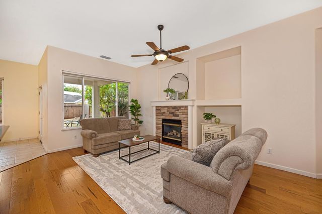 4117 Tahoe Vista Dr, Rocklin, CA 95765