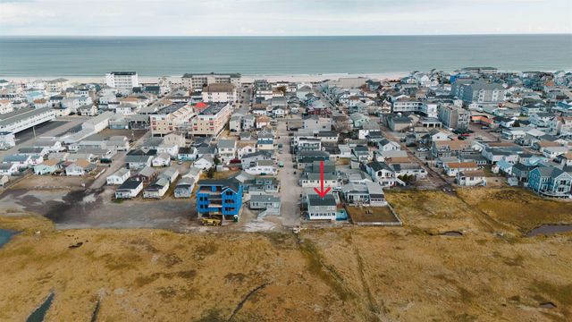 27 Perkins Avenue, Hampton, NH 03842