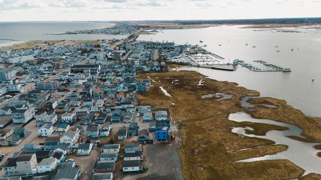 27 Perkins Avenue, Hampton, NH 03842