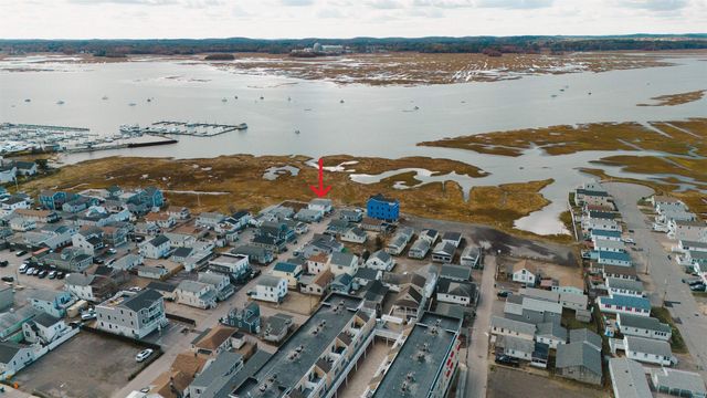 27 Perkins Avenue, Hampton, NH 03842