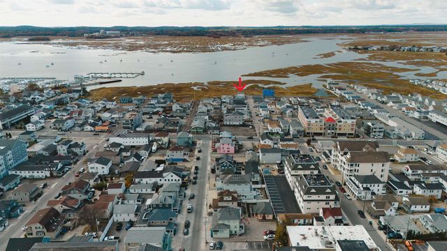 27 Perkins Avenue, Hampton, NH 03842