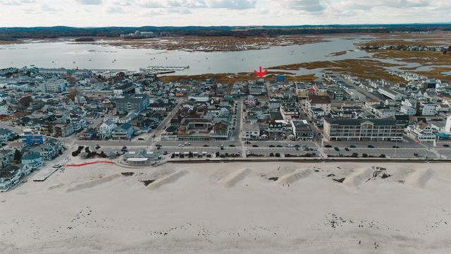 27 Perkins Avenue, Hampton, NH 03842