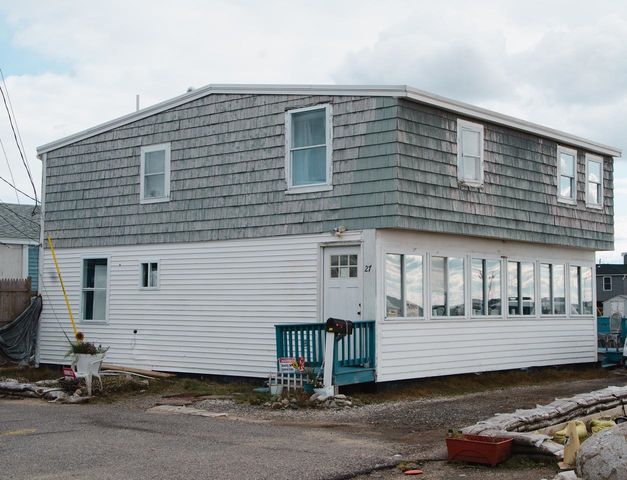 27 Perkins Avenue, Hampton, NH 03842