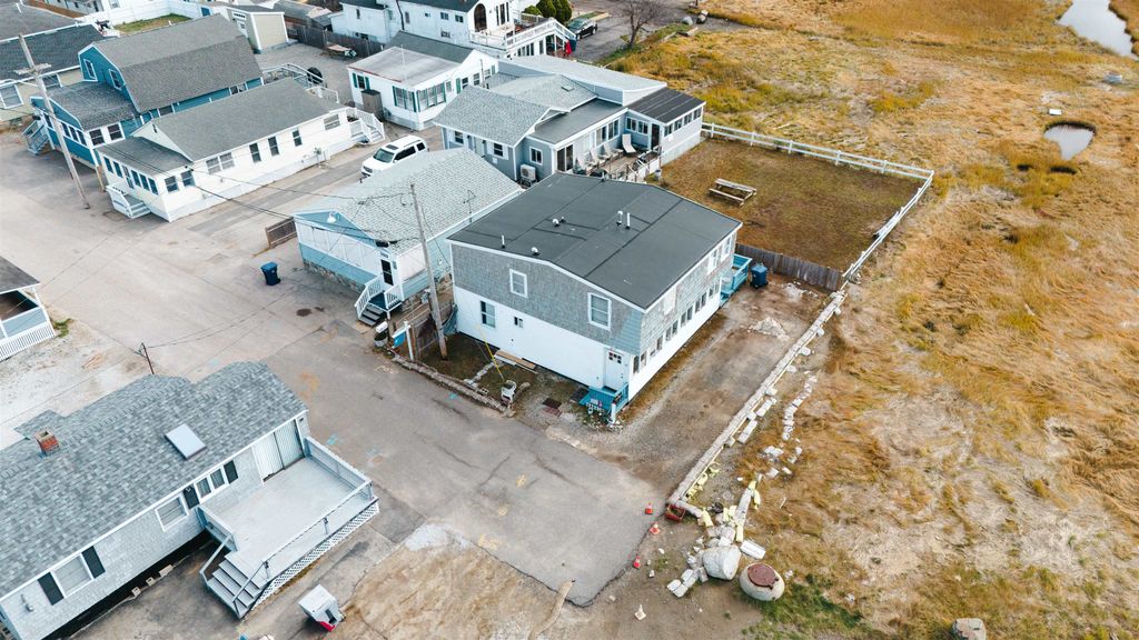 27 Perkins Avenue, Hampton, NH 03842