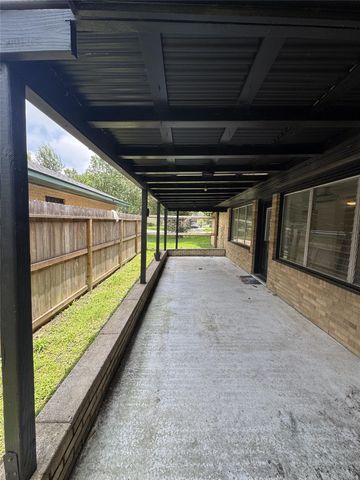612 Sunset Lane, La Marque, TX 77568