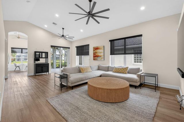 7440 W Mercada Way, Delray Beach, FL 33446