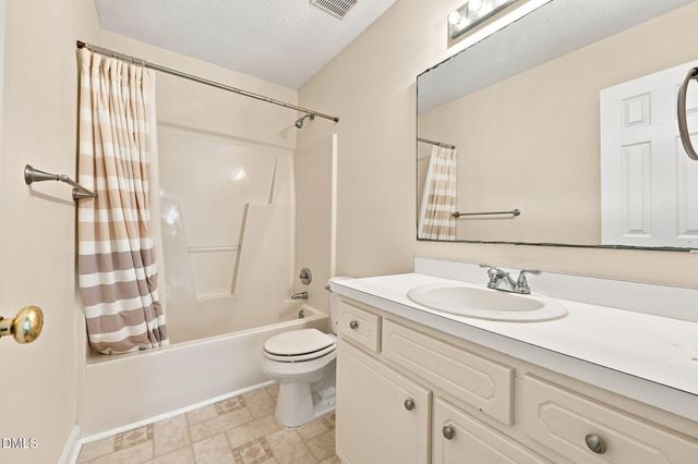 204 Dustin Drive, Benson, NC 27504
