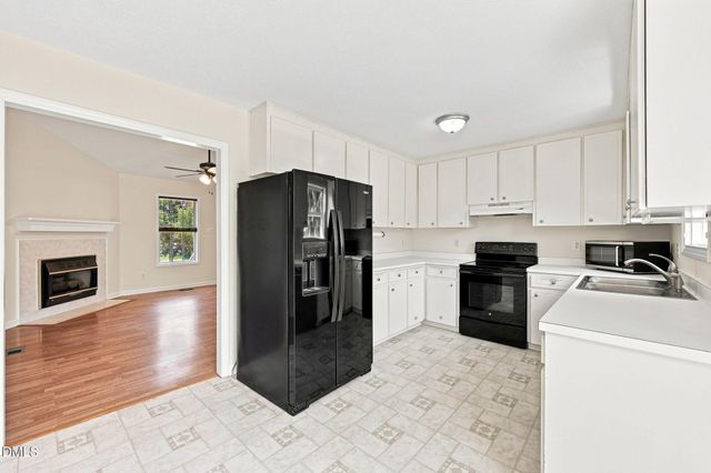 204 Dustin Drive, Benson, NC 27504