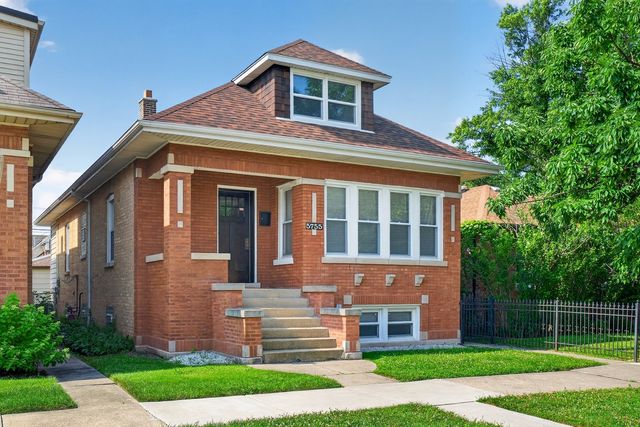 5755 W Eddy Street, Chicago, IL 60634