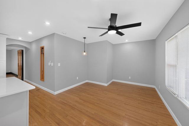 5755 W Eddy Street, Chicago, IL 60634