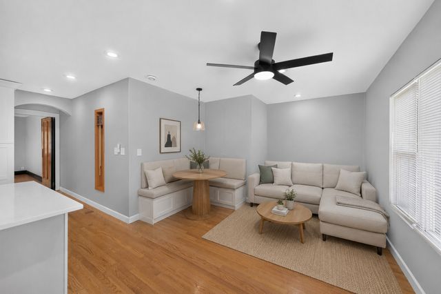 5755 W Eddy Street, Chicago, IL 60634