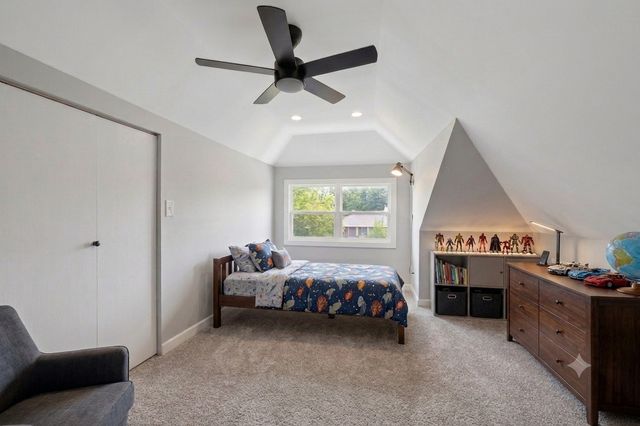 5755 W Eddy Street, Chicago, IL 60634