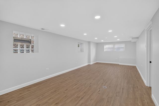 5755 W Eddy Street, Chicago, IL 60634