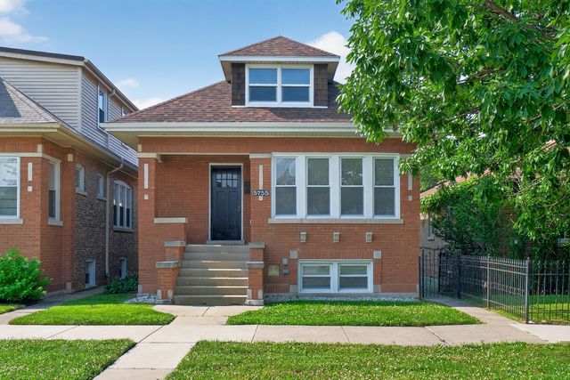 5755 W Eddy Street, Chicago, IL 60634