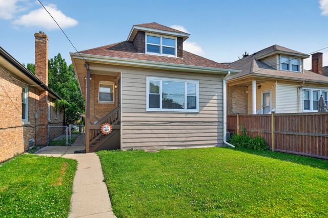 5755 W Eddy Street, Chicago, IL 60634