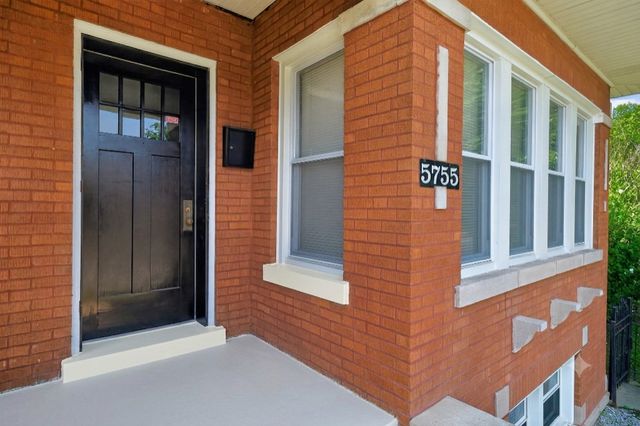 5755 W Eddy Street, Chicago, IL 60634