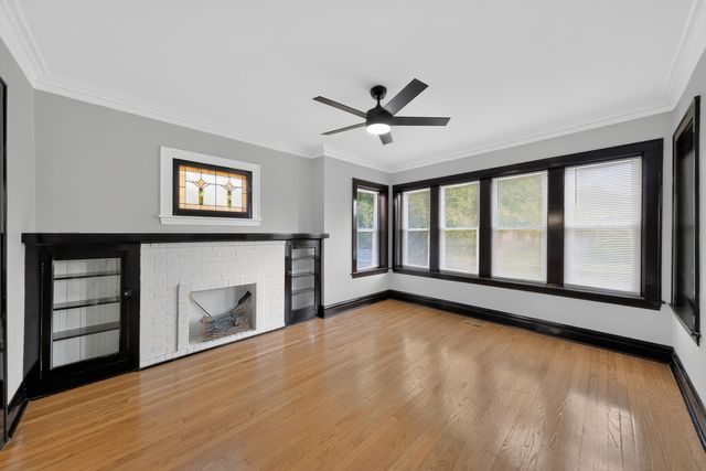 5755 W Eddy Street, Chicago, IL 60634