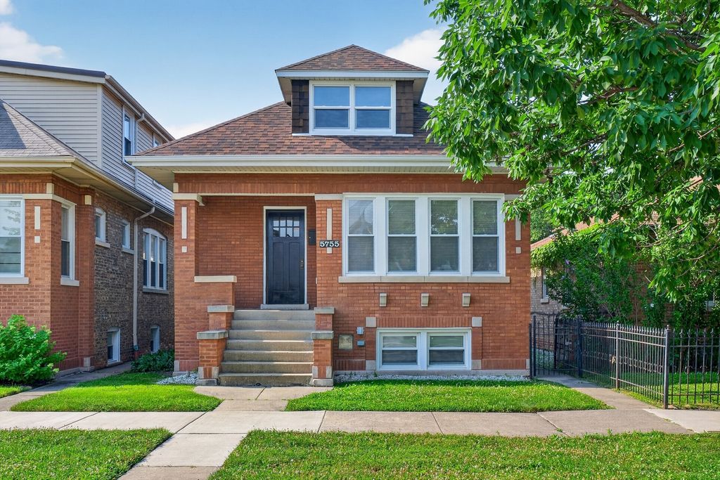 5755 W Eddy Street, Chicago, IL 60634