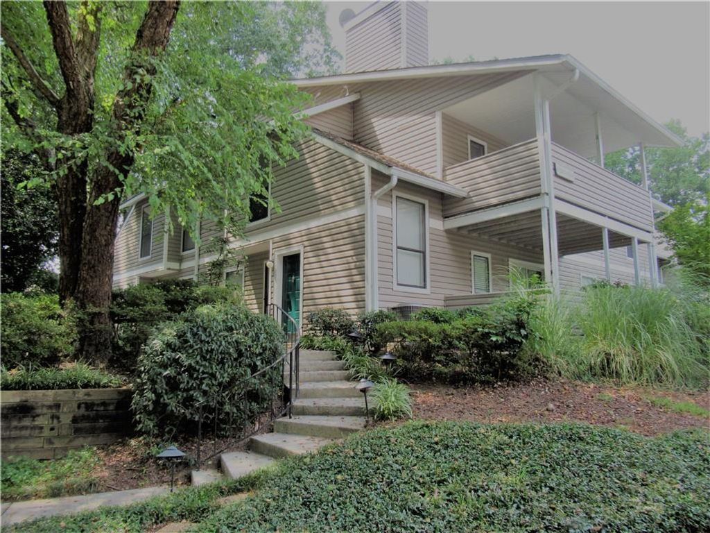 1304 Wynnes Ridge SE Circle, Marietta, GA 30067