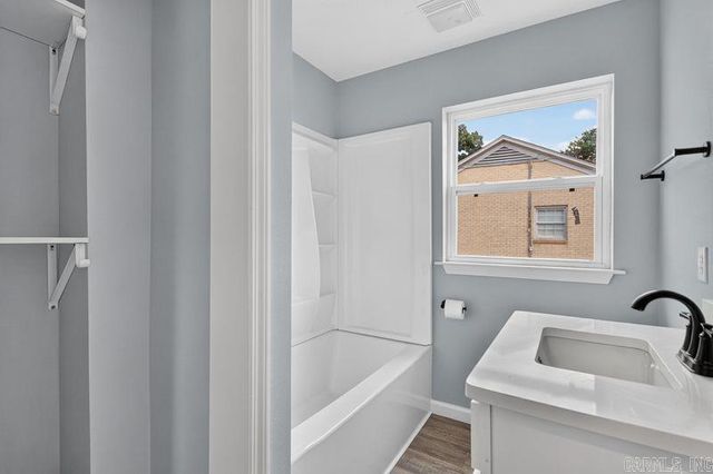 305 S Main, Benton, AR 72015