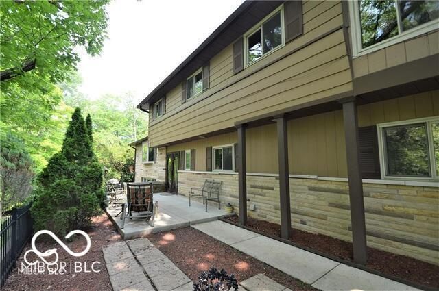 9105 Kinlock Drive, Indianapolis, IN 46256