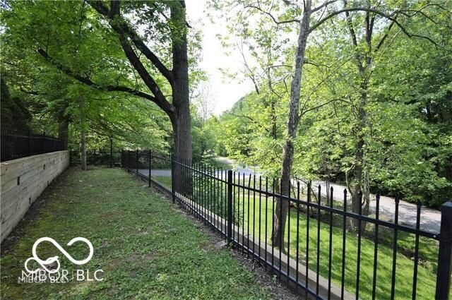 9105 Kinlock Drive, Indianapolis, IN 46256