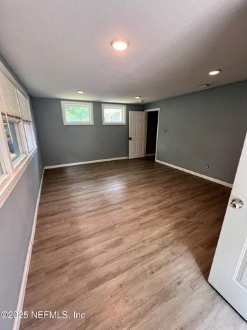 5350 NEWCOMBE Road, Jacksonville, FL 32209
