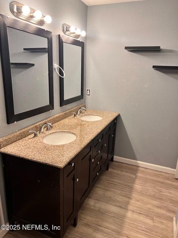5350 NEWCOMBE Road, Jacksonville, FL 32209