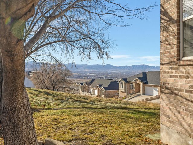 352 E HAVEN CREST RD, Draper, UT 84020