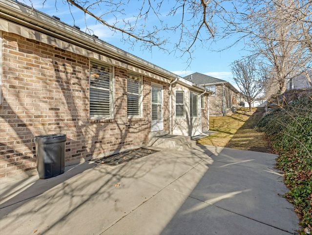 352 E HAVEN CREST RD, Draper, UT 84020