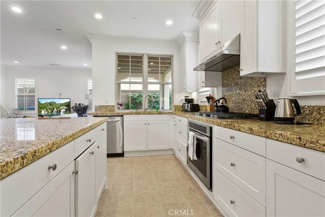 95 hanging garden, Irvine, CA 92620