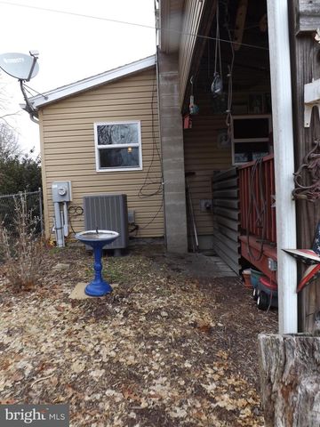 6 E ELDA AVE, Schuylkill Haven, PA 17972