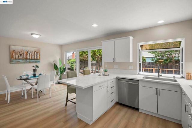 36294 Darvon St, Newark, CA 94560
