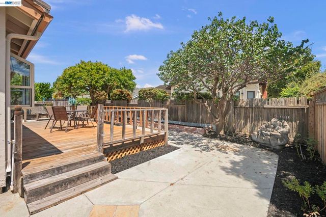 36294 Darvon St, Newark, CA 94560