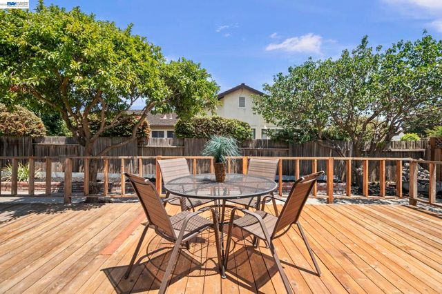 36294 Darvon St, Newark, CA 94560