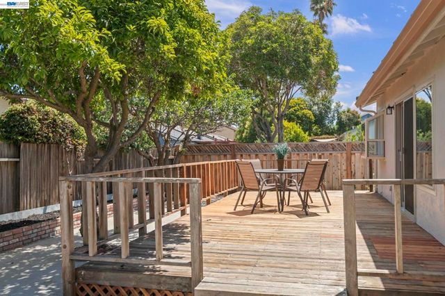 36294 Darvon St, Newark, CA 94560