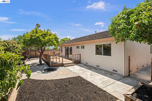 36294 Darvon St, Newark, CA 94560