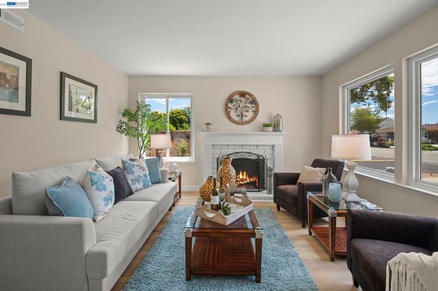 36294 Darvon St, Newark, CA 94560