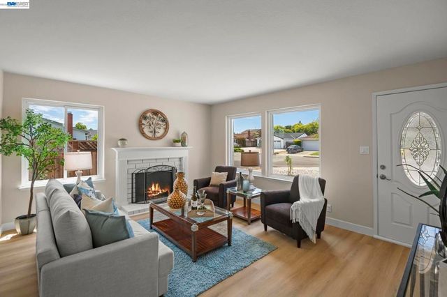 36294 Darvon St, Newark, CA 94560