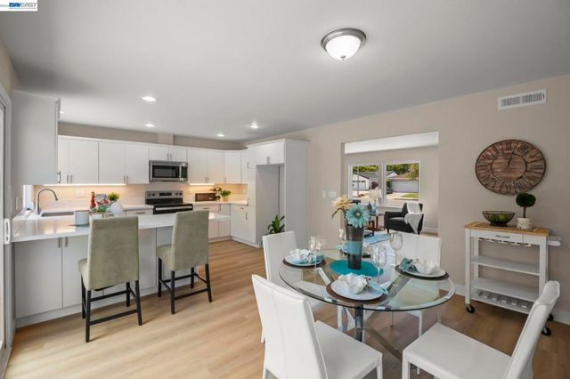 36294 Darvon St, Newark, CA 94560