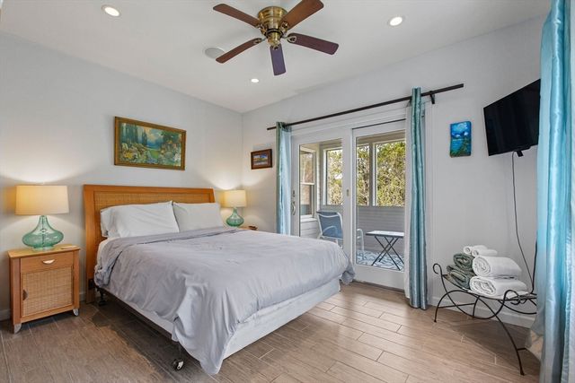 10 Somerset Rd, Provincetown, MA 02657