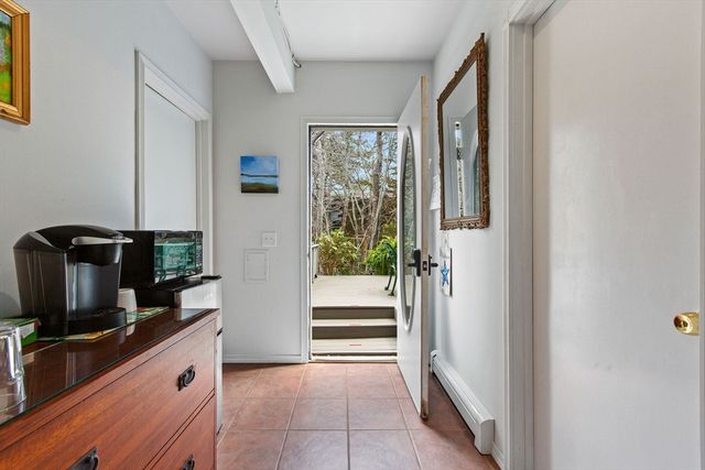 10 Somerset Rd, Provincetown, MA 02657