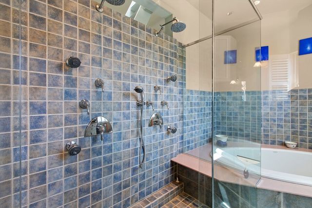 10 Somerset Rd, Provincetown, MA 02657